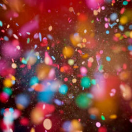 Sous une pluie de confettis